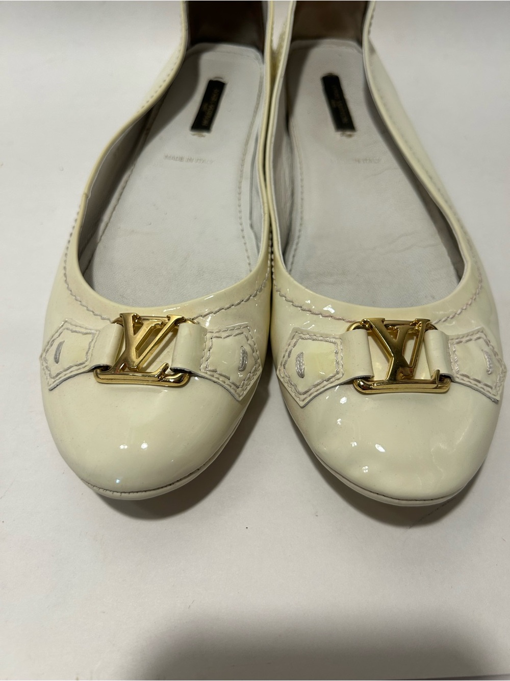 Louis Vuitton Cream Patent Leather Ballet Flats with Gold LV Hardware - Picture 7 of 8